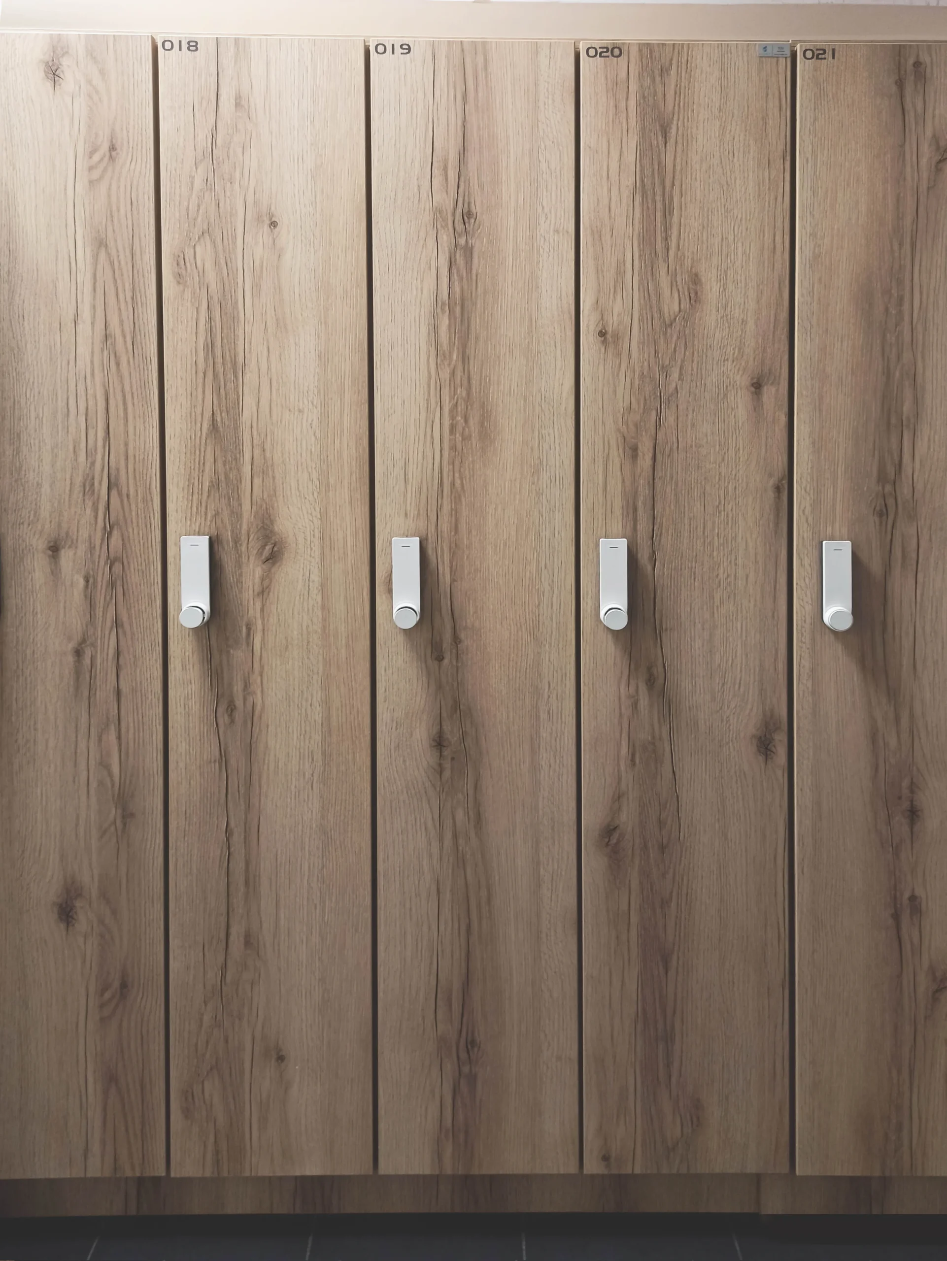 luxa-bee_strong-1-scaled