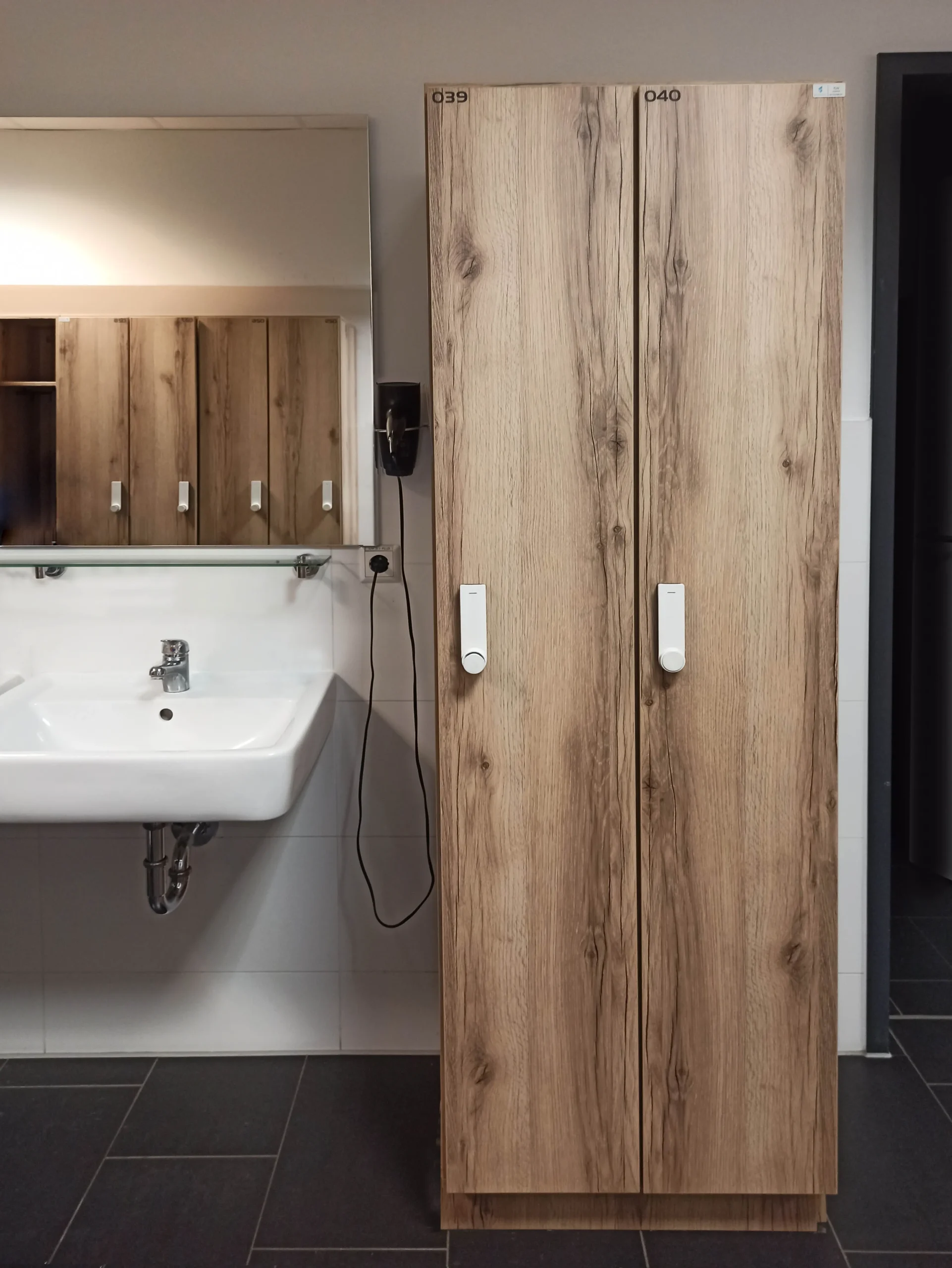 luxa-bee_strong-2-scaled