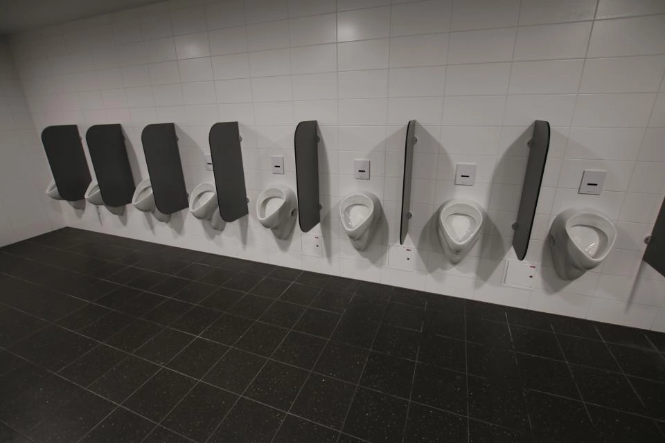 Urinalskillevægge